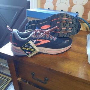 Brooks Women's Cascadia GTX 16 Trail Running Shoes - WATERPROOF